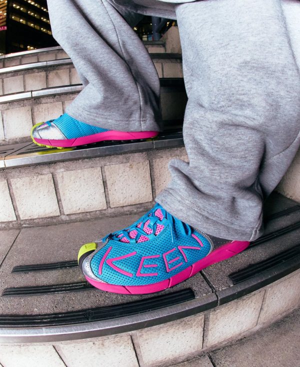 Women's A86 Sneaker  |  Black/Silver